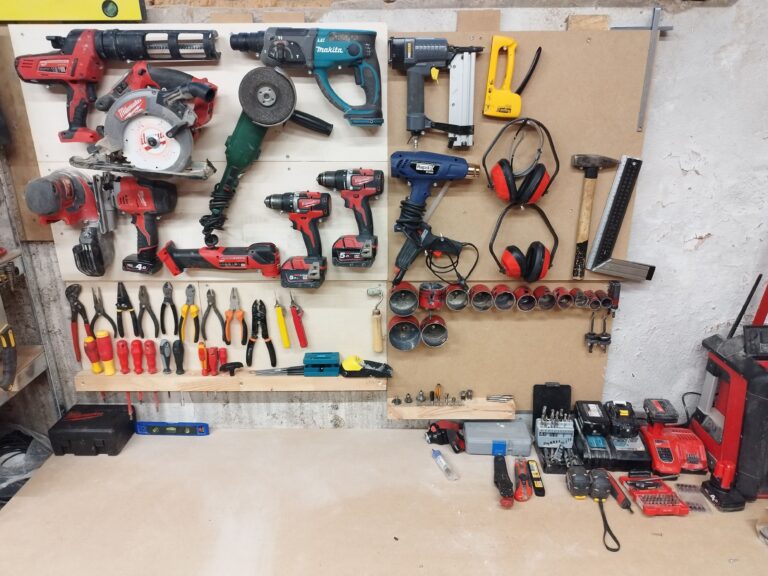 Matkaauto ehituseks vajalikud tööriistad