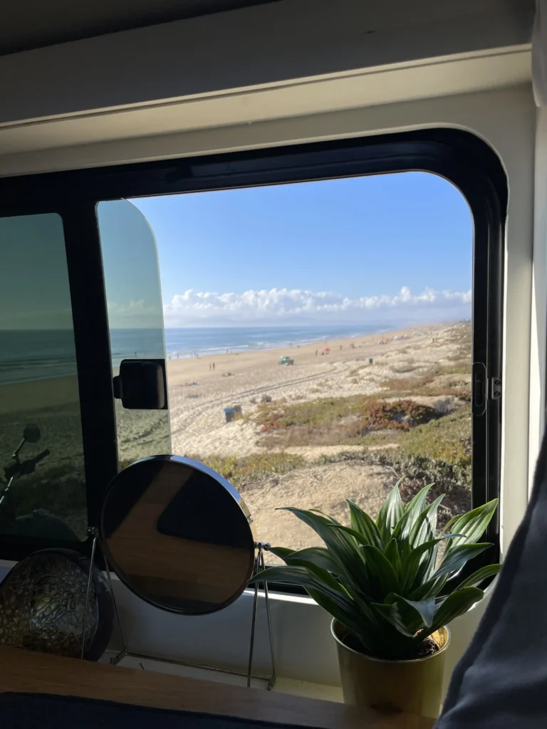 Vaade matkasuvila aknast