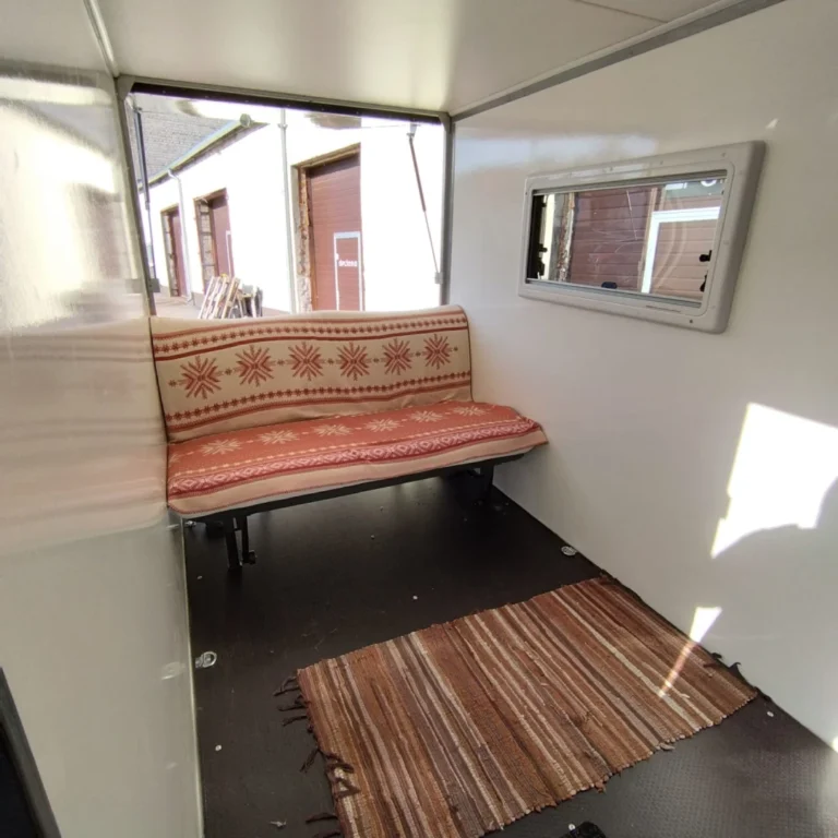 Respo matkahaagis lahtikäib diivan 2